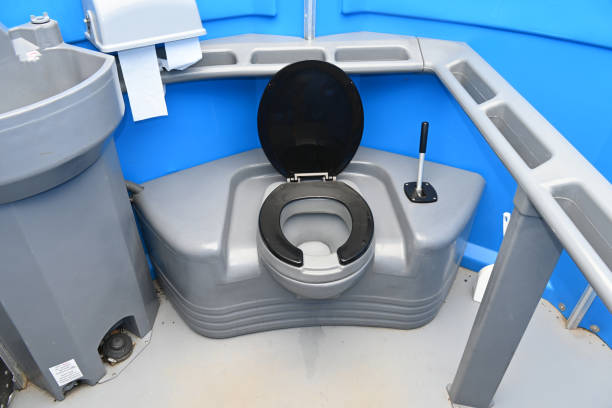 Best Portable bathroom rental  in Lla Lla East, WA